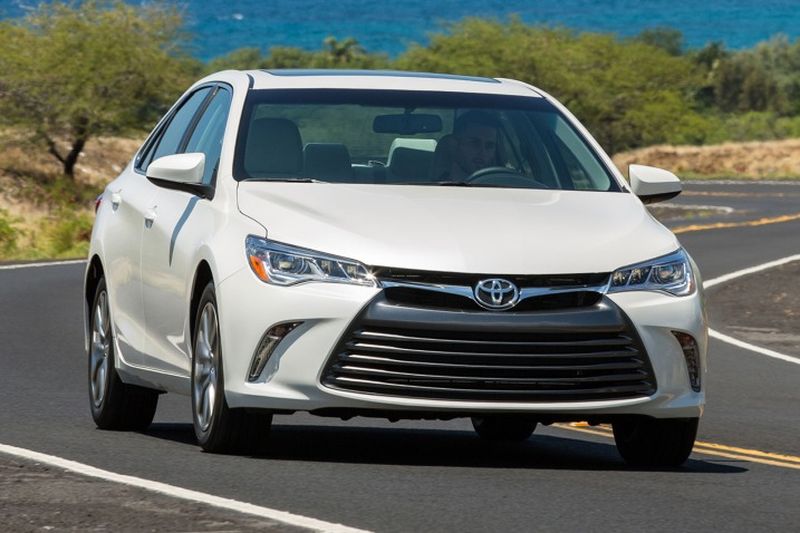 Thuê xe hợp đồng Camry Nhơn Trạch